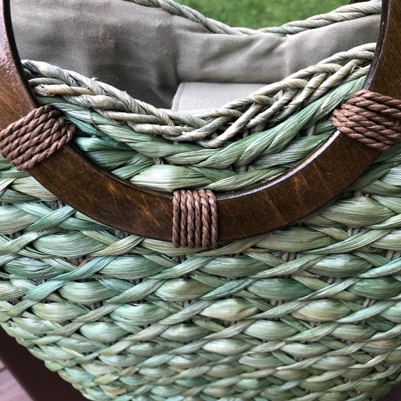 🌿 Woven Rafia Handbag with Circle Handles 🌿 - Picture 8 of 10